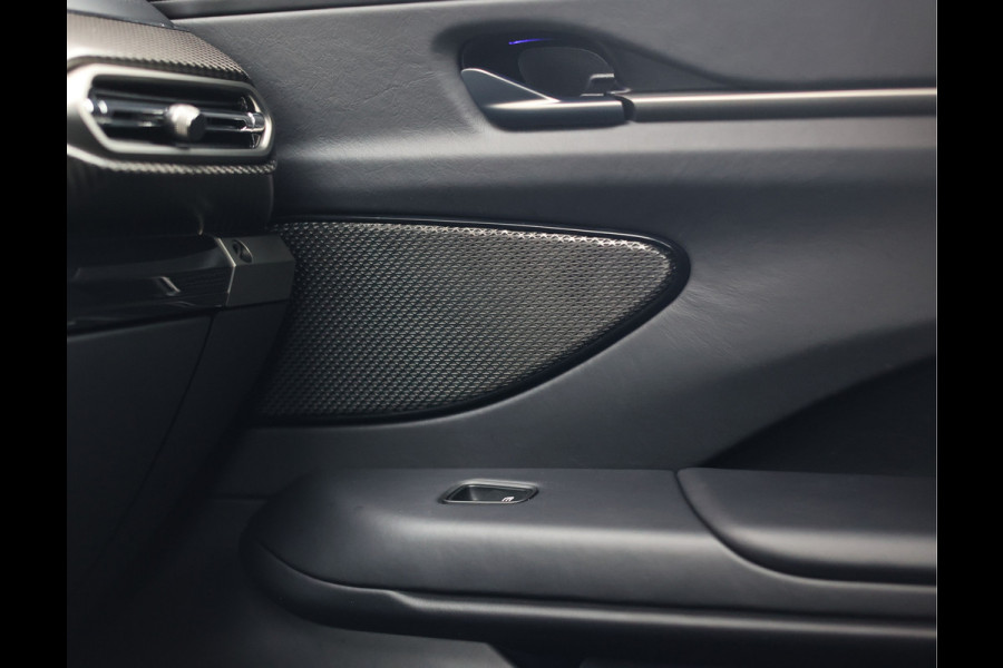 Aston Martin Vantage 4.0 V8 | Onyx Black