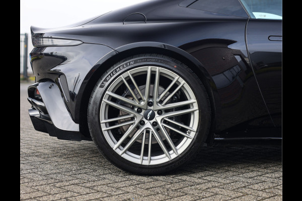 Aston Martin Vantage 4.0 V8 | Onyx Black