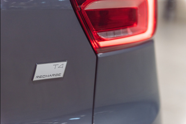 Volvo XC40 T4 Aut. Plug-in Hybrid Trekhaak Luxe Stoelen 211pk