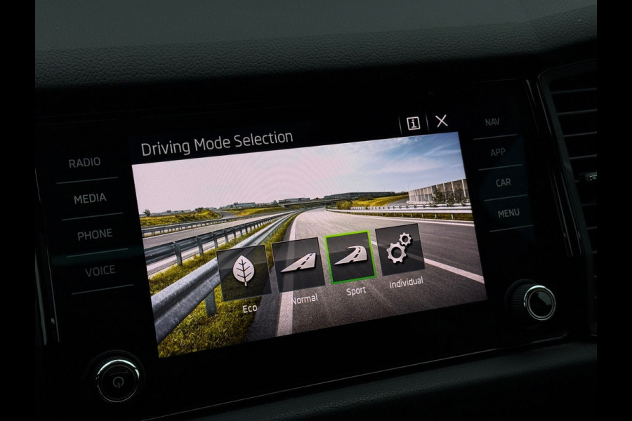 Škoda Kodiaq 1.5 TSI DSG Sportline Pano|Sfeer|Canton|Dealer Onderhouden