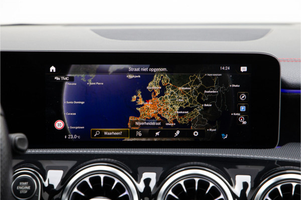 Mercedes-Benz CLA-Klasse 180 AMG Nightpakket, Pano, Widescreen, Sfeerverlichting, Camera 2020