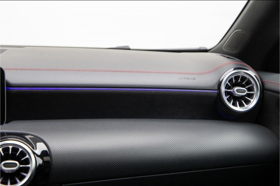 Mercedes-Benz CLA-Klasse 180 AMG Nightpakket, Pano, Widescreen, Sfeerverlichting, Camera 2020