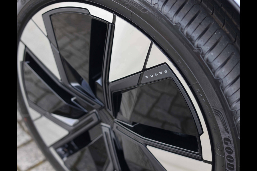 Volvo EX30 Twin Motor Ultra | 69 kWh - Pano - Harman Kardon
