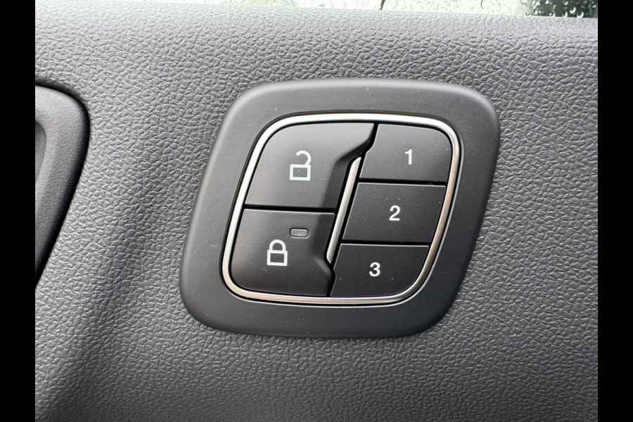 Ford Kuga 2.5 PHEV Sound Edition 243pk | Winterpack | Wegklapbare Trekhaak | Adaptieve Cruise | AGR stoelen | Panorama dak  | Memory Seats | BLIS | 2.100kg Trekgewicht