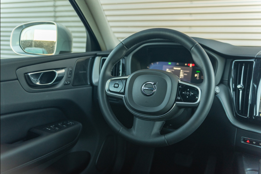 Volvo XC60 T6 Aut. Long Range Ultimate Bright Leder ACC Stoelverwarming 350pk