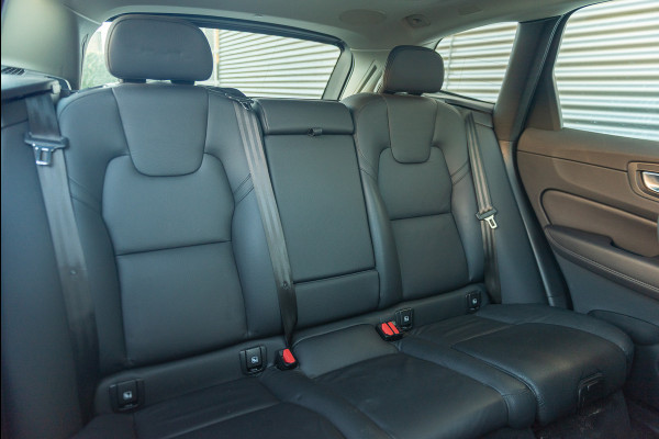 Volvo XC60 T6 Aut. Long Range Ultimate Bright Leder ACC Stoelverwarming 350pk