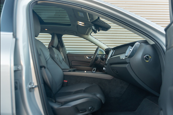 Volvo XC60 T6 Aut. Long Range Ultimate Bright Leder ACC Stoelverwarming 350pk
