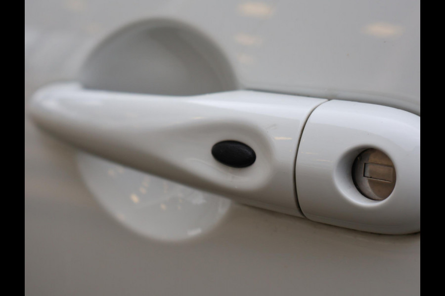 Renault Clio 0.9 TCe LIMITED + NAVIGATIE | CRUISE CONTROL | KEYLESS | AIRCO