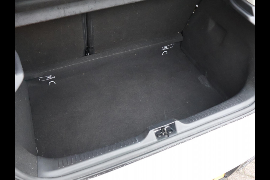 Renault Clio 0.9 TCe LIMITED + NAVIGATIE | CRUISE CONTROL | KEYLESS | AIRCO