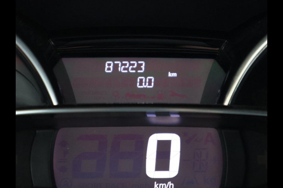 Renault Clio 0.9 TCe LIMITED + NAVIGATIE | CRUISE CONTROL | KEYLESS | AIRCO