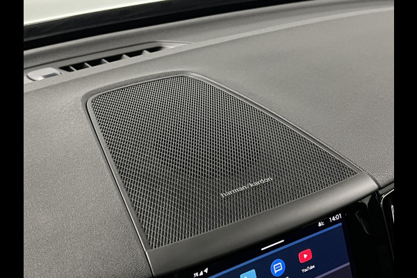 Volvo XC60 2.0 T6 Plug-in hybrid AWD Plus Dark Trekhaak | Open dak | Adapt. Cruise | Harman Kardon | Stoel-/stuurverwarming | Memory | Leder | Carplay