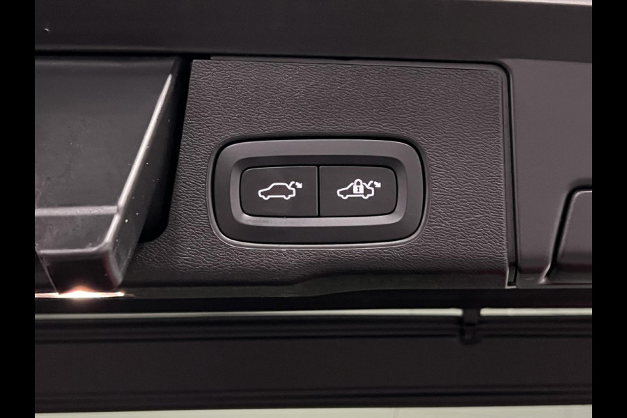 Volvo XC60 2.0 T6 Plug-in hybrid AWD Plus Dark Trekhaak | Open dak | Adapt. Cruise | Harman Kardon | Stoel-/stuurverwarming | Memory | Leder | Carplay