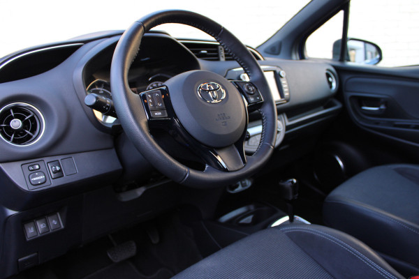 Toyota Yaris 1.5 Hybrid Energy Plus | Trekhaak | Navigatie | Camera | Cruise control