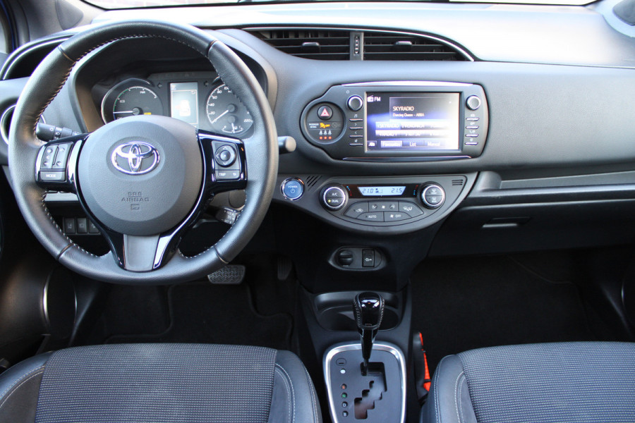 Toyota Yaris 1.5 Hybrid Energy Plus | Trekhaak | Navigatie | Camera | Cruise control