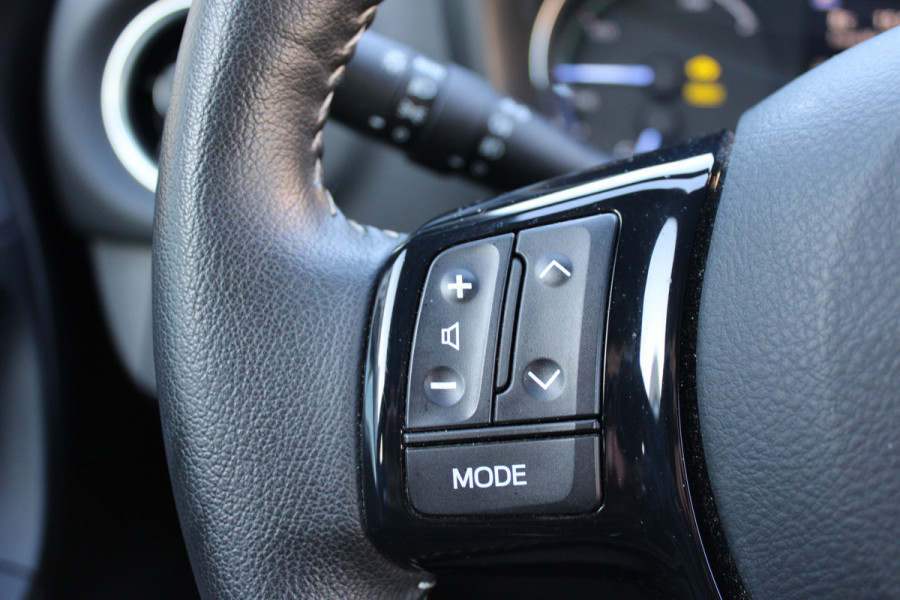 Toyota Yaris 1.5 Hybrid Energy Plus | Trekhaak | Navigatie | Camera | Cruise control