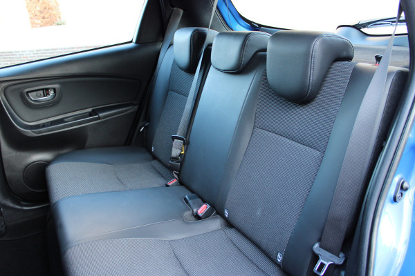 Toyota Yaris 1.5 Hybrid Energy Plus | Trekhaak | Navigatie | Camera | Cruise control