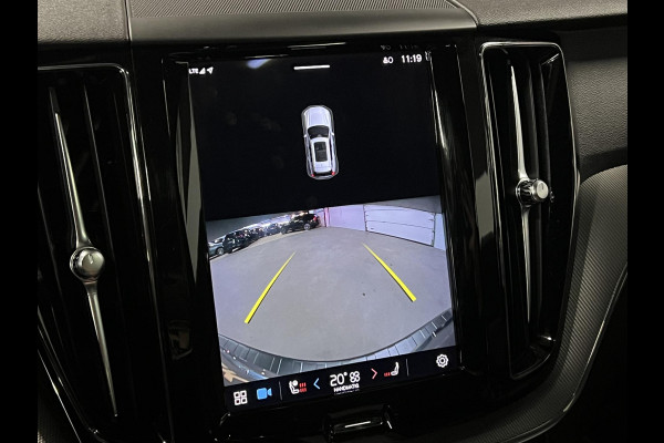 Volvo XC60 2.0 T6 Plug-in hybrid AWD Plus Dark Trekhaak | Open dak | Adapt. cruise | Stoel-/stuurverwarming | Camera | Memory | Carplay