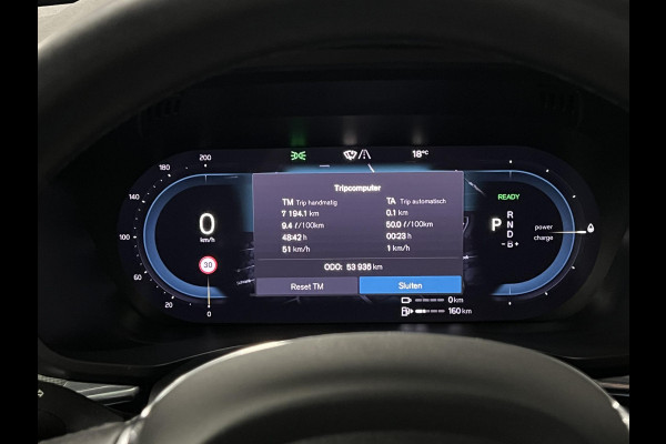 Volvo XC60 2.0 T6 Plug-in hybrid AWD Plus Dark Trekhaak | Open dak | Adapt. cruise | Stoel-/stuurverwarming | Camera | Memory | Carplay