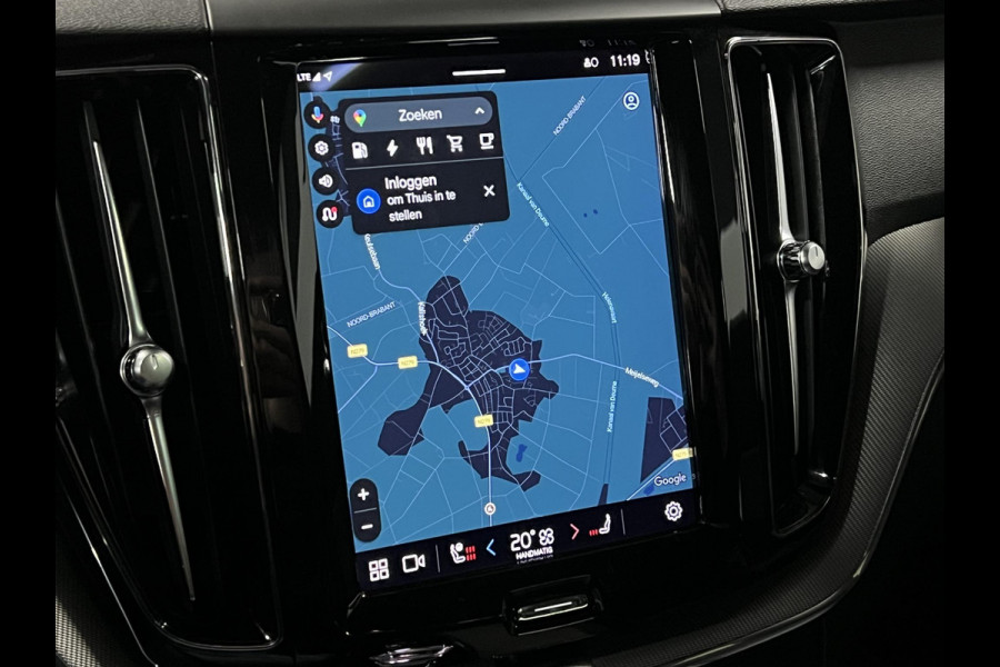 Volvo XC60 2.0 T6 Plug-in hybrid AWD Plus Dark Trekhaak | Open dak | Adapt. cruise | Stoel-/stuurverwarming | Camera | Memory | Carplay