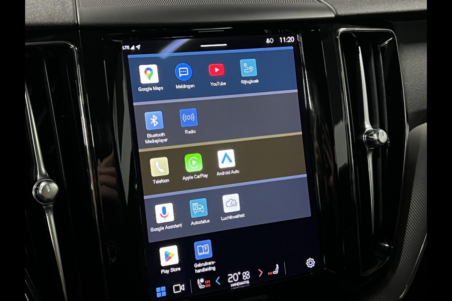 Volvo XC60 2.0 T6 Plug-in hybrid AWD Plus Dark Trekhaak | Open dak | Adapt. cruise | Stoel-/stuurverwarming | Camera | Memory | Carplay