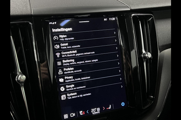 Volvo XC60 2.0 T6 Plug-in hybrid AWD Plus Dark Trekhaak | Open dak | Adapt. cruise | Stoel-/stuurverwarming | Camera | Memory | Carplay