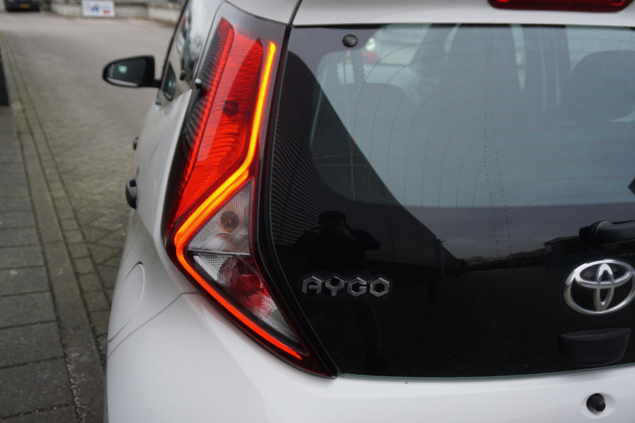 Toyota Aygo 1.0 VVT-i x-fun | Led | Bluetooth | Cruise Control
