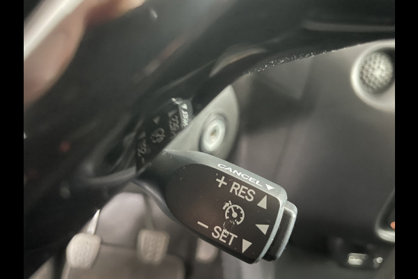 Toyota Aygo 1.0 VVT-i x-fun Airco - Cruise control - Licht metalen velgen 15 inch - Bluetooth - Elektrische ramen voor - Radio - Start/stop systeem - Stuur multifunctioneel - Led verlichting