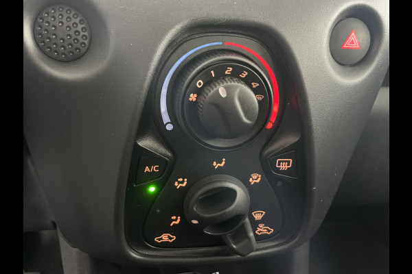 Toyota Aygo 1.0 VVT-i x-fun Airco - Cruise control - Licht metalen velgen 15 inch - Bluetooth - Elektrische ramen voor - Radio - Start/stop systeem - Stuur multifunctioneel - Led verlichting