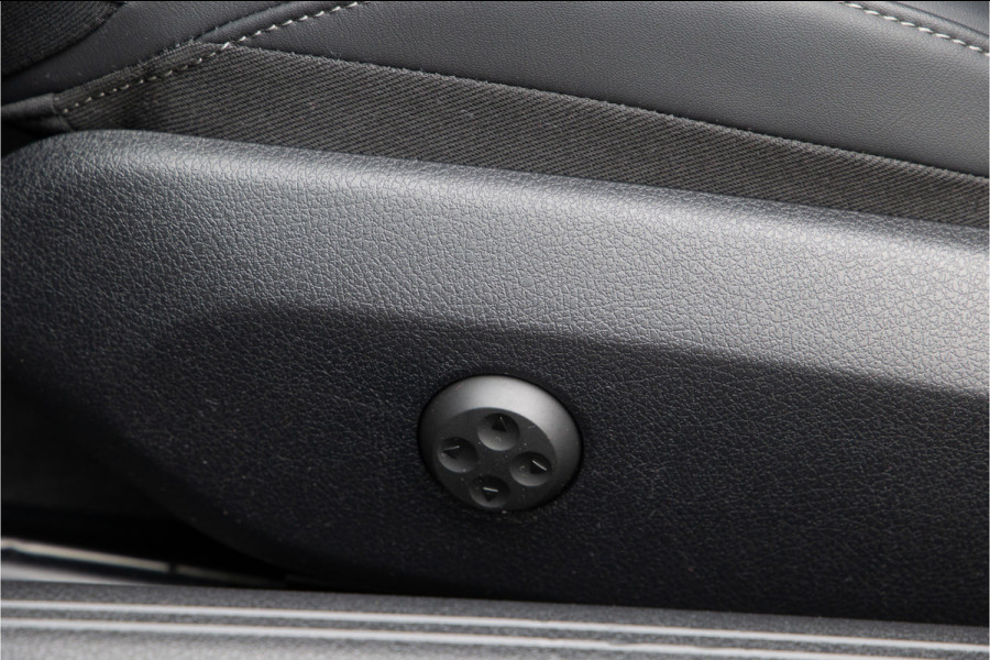 Mercedes-Benz CLE Coupé 180 AMG Premium, Pano, Nightpakket, Key-Less, Memory, 2025