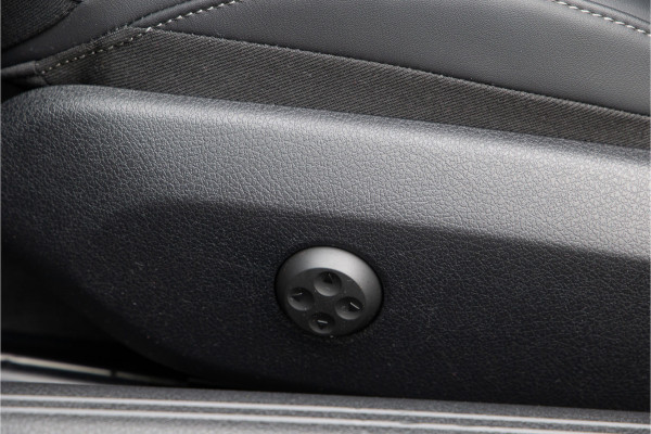 Mercedes-Benz CLE Coupé 180 AMG Premium, Pano, Nightpakket, Key-Less, Memory, 2025