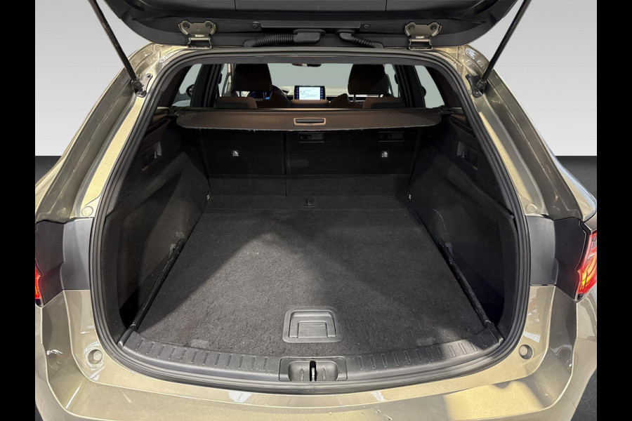 Toyota Corolla Touring Sports 1.8 Hybrid Business Plus | Trekhaak |