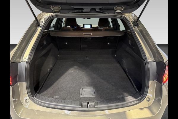 Toyota Corolla Touring Sports 1.8 Hybrid Business Plus | Trekhaak |