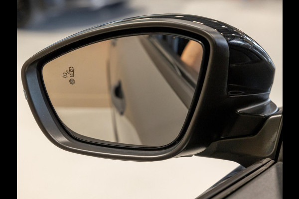 Peugeot 2008 1.2 Hybrid 136 Allure / 136pk / Dodehoek herkenning / Apple CarPlay / Adaptieve Cruise control