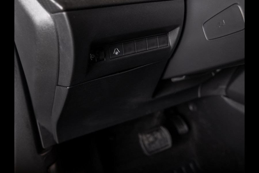 Peugeot 2008 1.2 Hybrid 136 Allure / 136pk / Dodehoek herkenning / Apple CarPlay / Adaptieve Cruise control