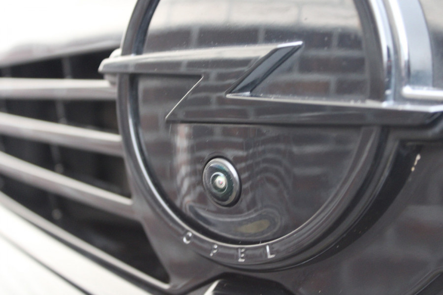 Opel Astra 1.6 Hybrid Ultimate | Panoramadak | Matrix | 360 Camera | AGR | Black Pack