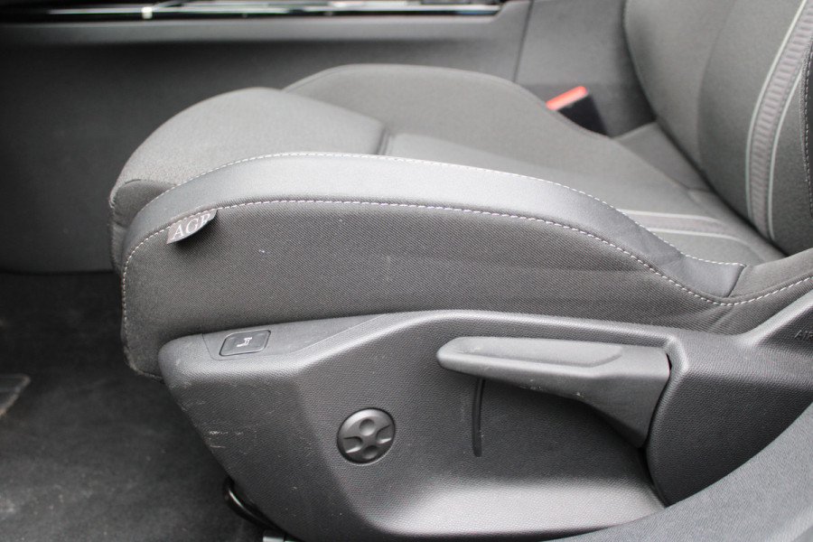 Opel Astra 1.6 Hybrid Ultimate | Panoramadak | Matrix | 360 Camera | AGR | Black Pack