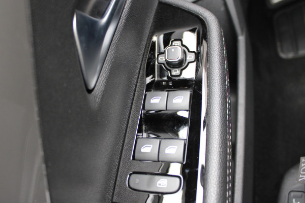 Opel Astra 1.6 Hybrid Ultimate | Panoramadak | Matrix | 360 Camera | AGR | Black Pack