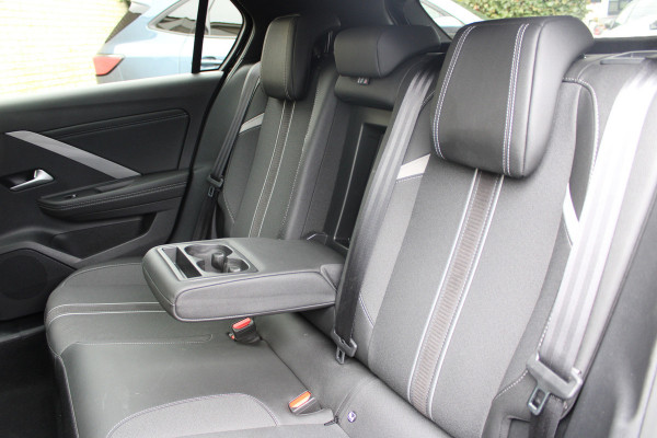 Opel Astra 1.6 Hybrid Ultimate | Panoramadak | Matrix | 360 Camera | AGR | Black Pack