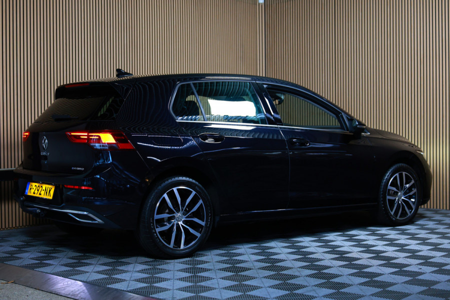 Volkswagen Golf 1.4 eHybrid Style PANO CARPLAY ACC CAMERA THAAK SFEER "22