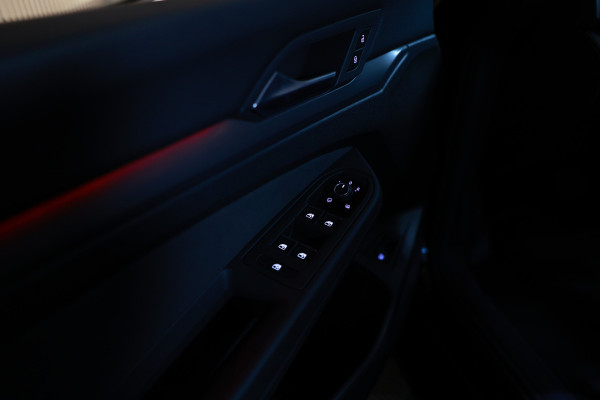 Volkswagen Golf 1.4 eHybrid Style PANO CARPLAY ACC CAMERA THAAK SFEER "22