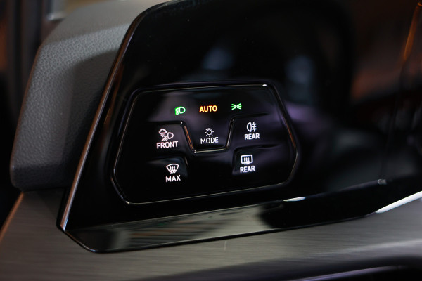 Volkswagen Golf 1.4 eHybrid Style PANO CARPLAY ACC CAMERA THAAK SFEER "22