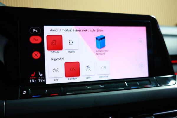 Volkswagen Golf 1.4 eHybrid Style PANO CARPLAY ACC CAMERA THAAK SFEER "22