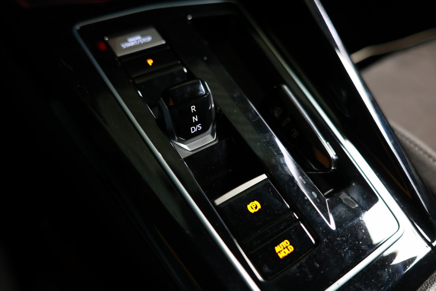 Volkswagen Golf 1.4 eHybrid Style PANO CARPLAY ACC CAMERA THAAK SFEER "22