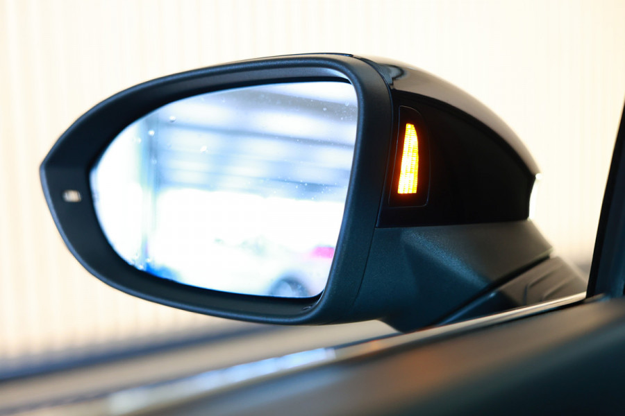 Volkswagen Golf 1.4 eHybrid Style PANO CARPLAY ACC CAMERA THAAK SFEER "22