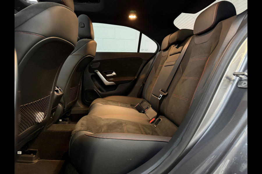 Mercedes-Benz A-Klasse 250e AMG Line, Full options, Pano, Nightpack, NL auto