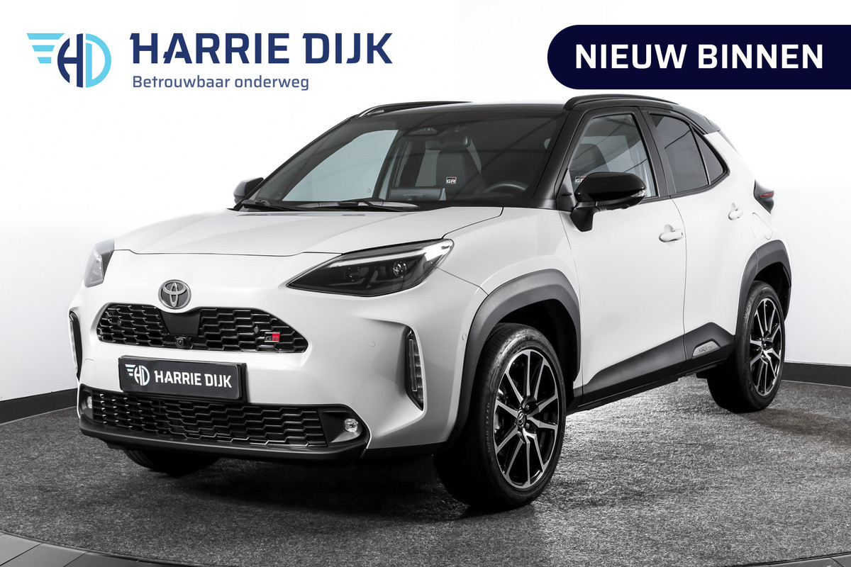 Toyota Yaris Cross 1.5 Hybrid 130 GR Sport | Adapt.Cruise | Head-up | 360 Camera | Stoel+Stuurverw. | Dig.Cockpit | NAV + App.Connect (Draadloos) | ECC | LM 18" | 6116
