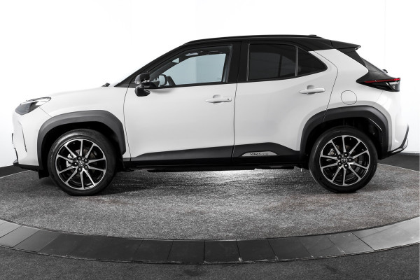 Toyota Yaris Cross 1.5 Hybrid 130 GR Sport | Adapt.Cruise | Head-up | 360 Camera | Stoel+Stuurverw. | Dig.Cockpit | NAV + App.Connect (Draadloos) | ECC | LM 18" | 6116