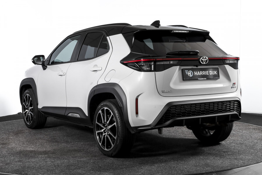 Toyota Yaris Cross 1.5 Hybrid 130 GR Sport | Adapt.Cruise | Head-up | 360 Camera | Stoel+Stuurverw. | Dig.Cockpit | NAV + App.Connect (Draadloos) | ECC | LM 18" | 6116