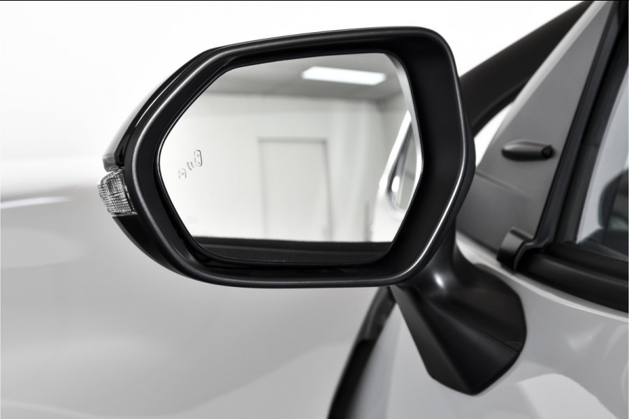 Toyota Yaris Cross 1.5 Hybrid 130 GR Sport | Adapt.Cruise | Head-up | 360 Camera | Stoel+Stuurverw. | Dig.Cockpit | NAV + App.Connect (Draadloos) | ECC | LM 18" | 6116