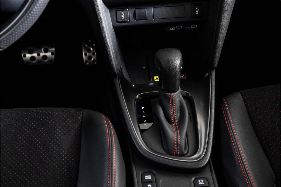 Toyota Yaris Cross 1.5 Hybrid 130 GR Sport | Adapt.Cruise | Head-up | 360 Camera | Stoel+Stuurverw. | Dig.Cockpit | NAV + App.Connect (Draadloos) | ECC | LM 18" | 6116